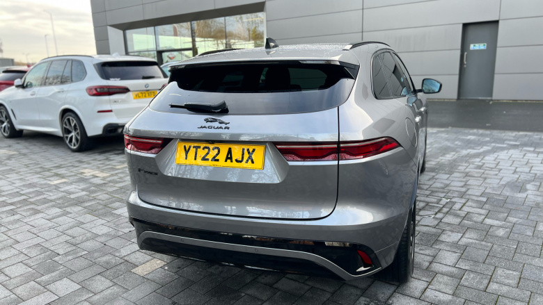 Jaguar F-Pace 2.0 D200 R-Dynamic Black 5dr Auto AWD Diesel Estate